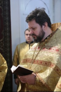 Божественная литургия в храме во имя Всех Святых, в земле Российской просиявших г. Саратова