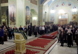 Всенощное бдение в храме в честь Покрова Пресвятой Богородицы г.Саратова
