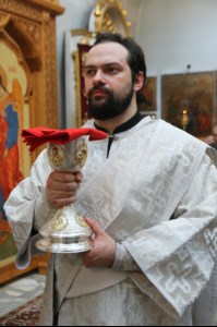 Божественная литургия и панихида в храме во имя святителя и чудотворца Николая на Елшанском кладбище г. Саратова