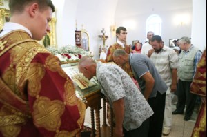 Всенощное бдение в храме во имя святых царственных страстотерпцев п. Дубки