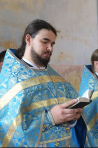 Божественная литургия в храме в честь Покрова Пресвятой Богородицы села Сокур Татищевского района