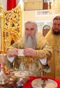 Божественная литургия на Архиерейском подворье — храме во имя святого апостола и евангелиста Иоанна Богослова при Саратовской православной духовной семинарии