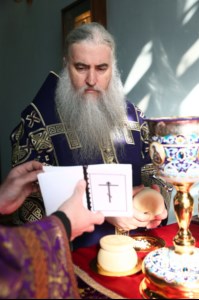 Божественная литургия в храме в честь Покрова Пресвятой Богородицы г.Петровска