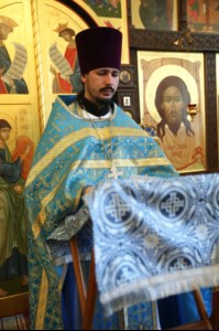 Вечерня в соединении с Божественной литургией свт. Иоанна Златоуста в храме в честь Благовещения Пресвятой Богородицы г.Вольска