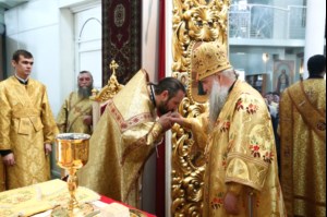 Божественная литургия в храме во имя Всех Святых, в земле Российской просиявших, г. Саратова