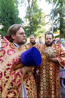 Божественная литургия в храме во имя великомученика и целителя Пантелеимона г. Саратова