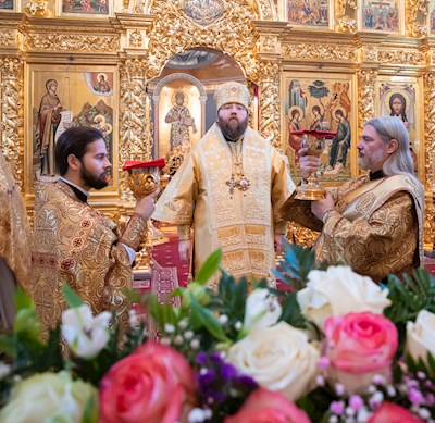 Митрополит Игнатий совершил Божественную литургию в Свято-Троицком кафедральном соборе г. Саратова