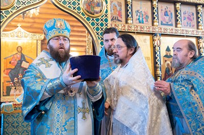 Митрополит Игнатий совершил Божественную литургию в храме в честь Сретения Господня г. Саратова