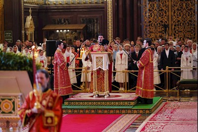 Митрополит Игнатий принял участие в Божественной литургии в Храме Христа Спасителя