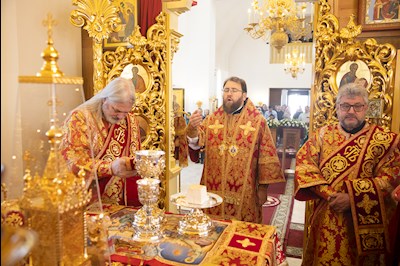 Митрополит Игнатий совершил Божественную литургию в храме святого апостола и евангелиста Иоанна Богослова г. Саратова