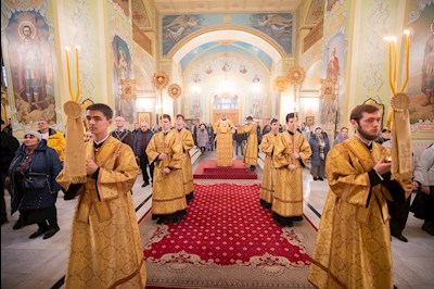 Митрополит Игнатий совершил Божественную литургию и молебен на новый год в Покровском соборе г. Саратова