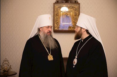Совершена панихида по саратовским святителям