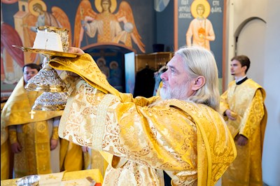 Митрополит Игнатий совершил Божественную литургию в Свято-Никольском мужском монастыре г. Саратова