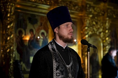 Митрополит Игнатий совершил великое повечерие с чтением Великого покаянного канона преподобного Андрея Критского в Свято-Троицком кафедральном соборе г. Саратова