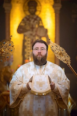 Митрополит Игнатий совершил Божественную литургию в Свято-Троицком кафедральном соборе Саратова