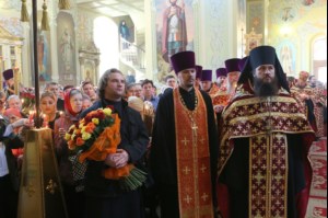 Великая Пасхальная вечерня в Покровском храме Саратова