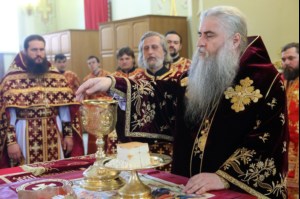 Божественная литургия в храме в честь Покрова Пресвятой Богородицы