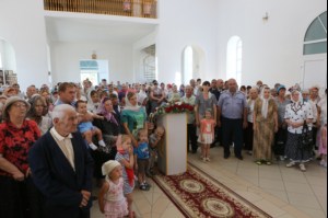 Божественная Литургия в храме святых первоверховных апостолов Петра и Павла г.Красноармейска