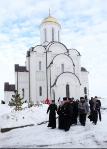 Божественная литургия в храме во имя святого великомученика Георгия Победоносца города Саратова