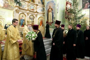 Митрополит Лонгин совершил Великую Рождественскую вечерню в Покровском храме Саратова