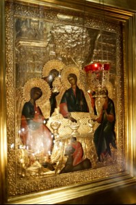 Всенощное бдение в Свято-Троицком кафедральном соборе Саратова