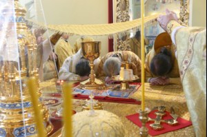 Божественная литургия и молебен у мощей святого равноапостольного князя Владимира в Покровском храме г.Саратова