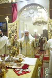 Божественная литургия на Архиерейском подворье — храме во имя преподобного Серафима Саровского г.Саратова