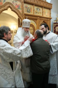 Божественная литургия и панихида в храме во имя святителя и чудотворца Николая на Елшанском кладбище г. Саратова