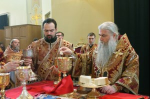 Вечерня в соединении с Литургией Василия Великого и Чин умовения ног в храме в честь Покрова Пресвятой Богородицы г.Саратова
