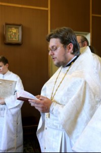 Божественная литургия и панихида на Архиерейском подворье – храме во имя преподобного Серафима Саровского г.Саратова