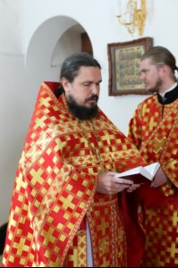 Божественная литургия на Архиерейском подворье — храме в честь иконы Божией Матери «Утоли моя печали» г.Саратова