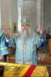 Божественная литургия в храме в честь Покрова Пресвятой Богородицы села Сокур Татищевского района