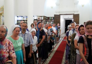 Всенощное бдение с чином Погребения Божией Матери в Свято-Троицком кафедральном соборе г. Вольска