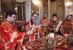 Божественная литургия в Свято-Троицком кафедральном соборе г. Покровска
