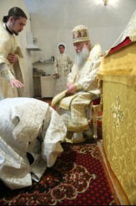 Божественная литургия в храме в честь Покрова Пресвятой Богородицы р.п. Новые Бурасы