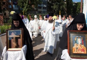 Божественная литургия в храме Преображения Господня Покровского женского монастыря г. Балашова