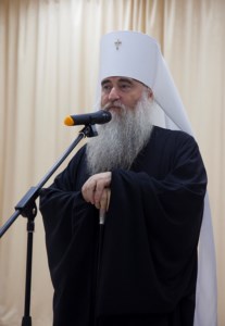 Митрополит Лонгин освятил спортивный зал школы и дом культуры села Сторожевка