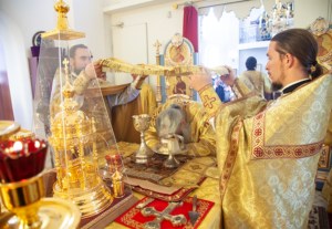 Божественная литургия в храме во имя святых первоверховных апостолов Петра и Павла г. Аткарска