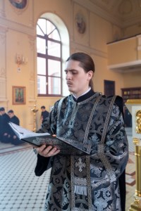 Литургия Преждеосвященных Даров на Архиерейском подворье — в храме во имя святого апостола и евангелиста Иоанна Богослова при СПДС