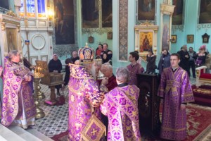 Литургия Преждеосвященных Даров в храме в честь Сошествия Святого Духа г. Саратова
