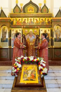 Всенощное бдение на Архиерейском подворье — храме в честь иконы Божией Матери «Утоли моя печали» г. Саратова