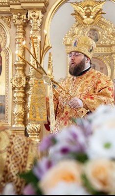 Митрополит Игнатий совершил Божественную литургию в храме Казанской иконы Божией Матери г. Саратова
