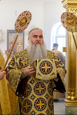 Божественная литургия в храме в честь святителя Иоанна Златоуста в п. Зональный г. Саратова
