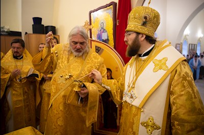 Митрополит Игнатий совершил Великое освящение храма святой блаженной Ксении Петербургской п. Красный Текстильщик и Божественную литургию в новоосвященном храме