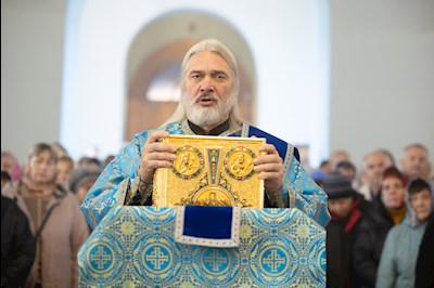 Митрополит Игнатий совершил Божественную литургию в Покровском храме г. Петровска