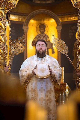 Митрополит Игнатий совершил Божественную литургию в Свято-Троицком кафедральном соборе Саратова
