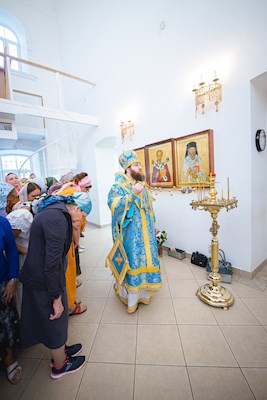 Митрополит Игнатий совершил великое освящение храма Владимирской иконы Божией Матери и Божественную литургию в новоосвященном храме
