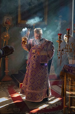 Митрополит Игнатий совершил Божественную литургию в Крестовоздвиженском храме г. Хвалынска