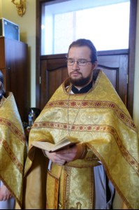 Божественная литургия на Архиерейском подворье — храме во имя преподобного Серафима Саровского г. Саратова