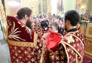 Божественная литургия в храме в честь Покрова Пресвятой Богородицы г.Саратова